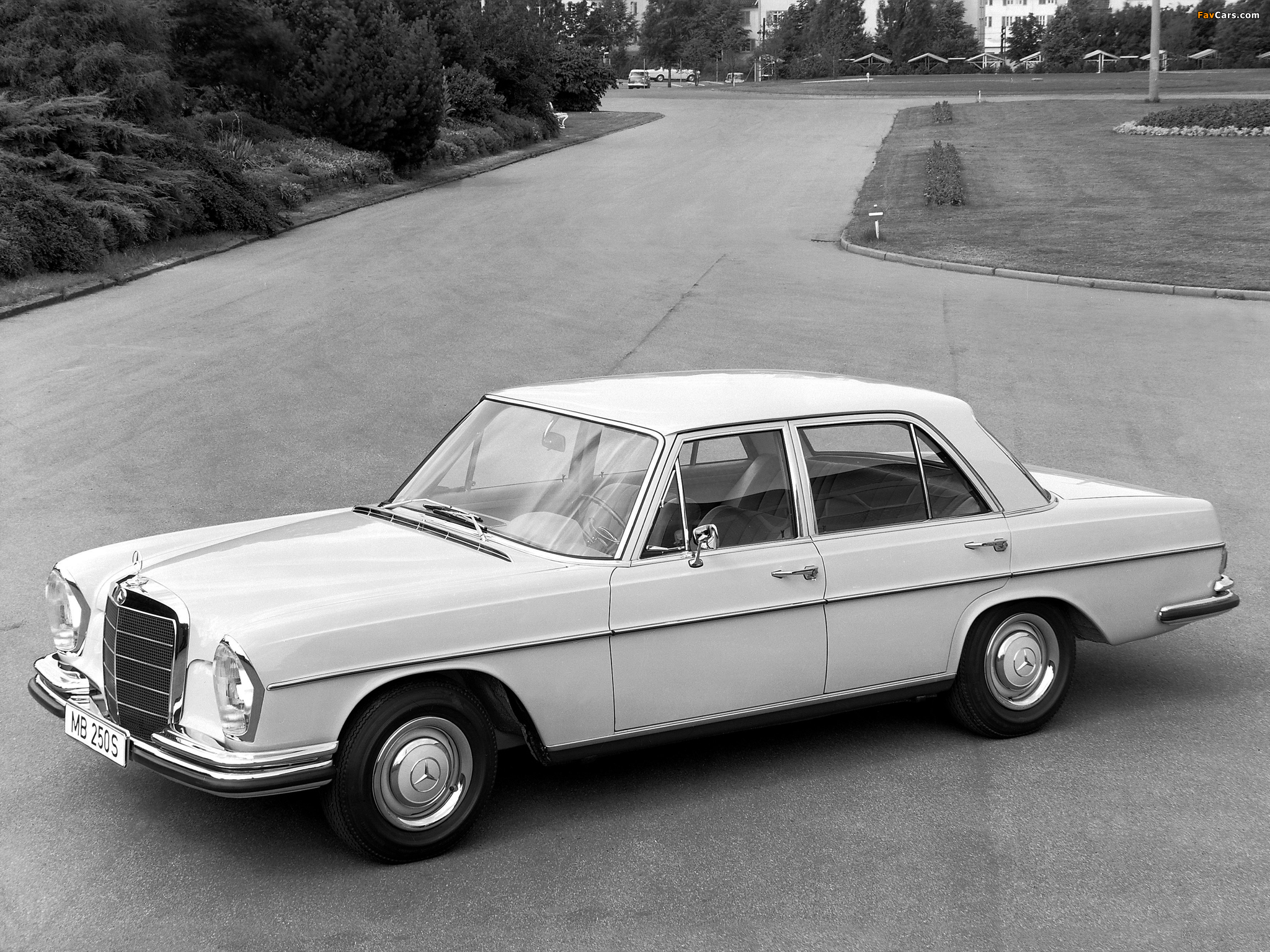 Pictures of Mercedes-Benz 250S (W108/109) 1966–69 (2048 x 1536)
