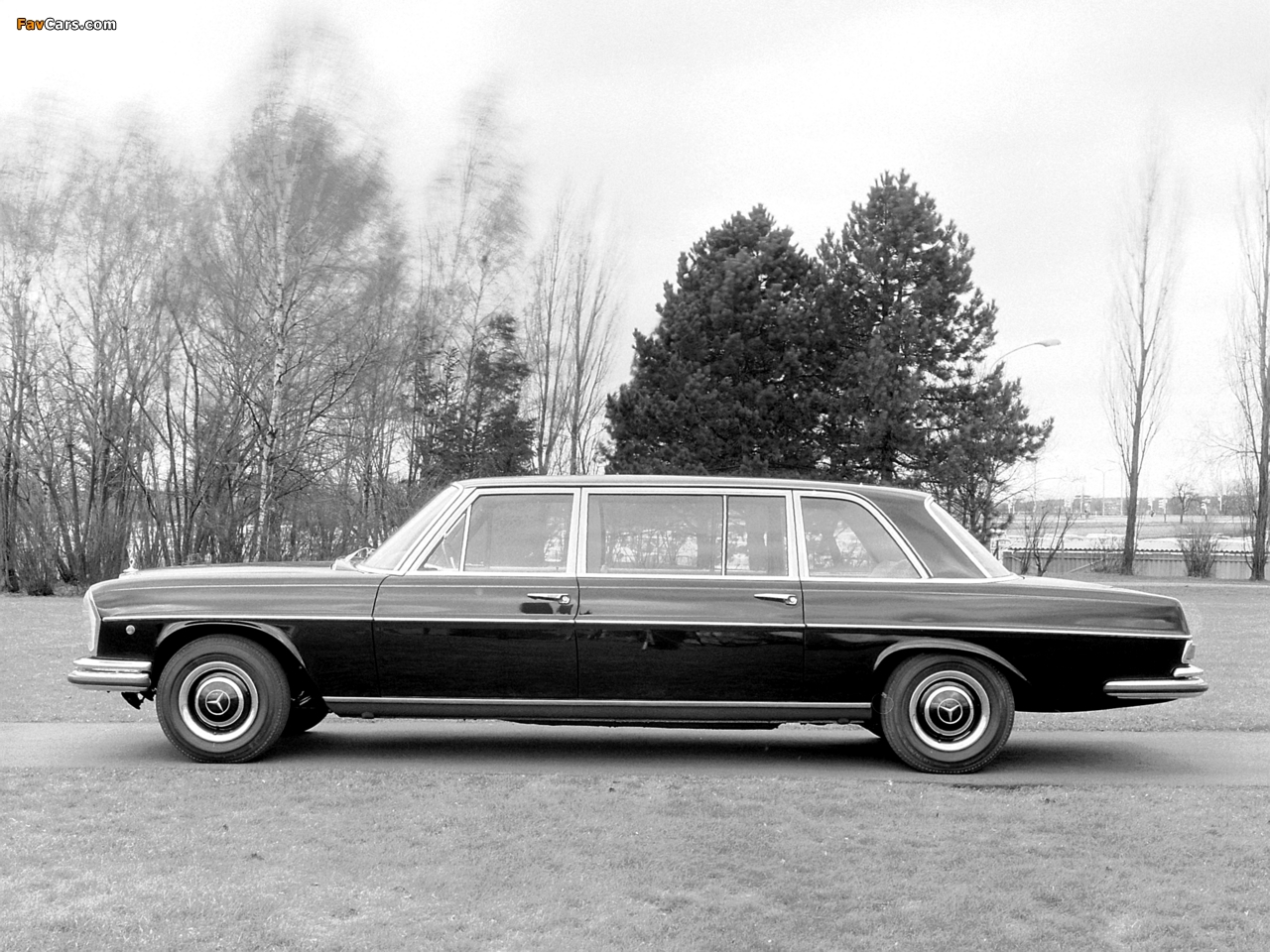 Pictures of Mercedes-Benz 300 SEL Limousine (W109) 1967 (1280 x 960)