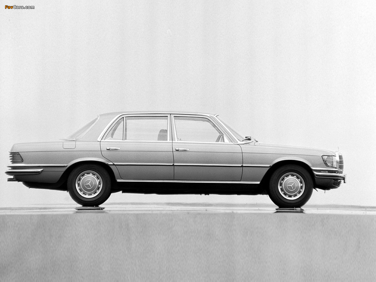 Pictures of Mercedes-Benz 450 SEL 6.9 (W116) 1975–80 (1280 x 960)