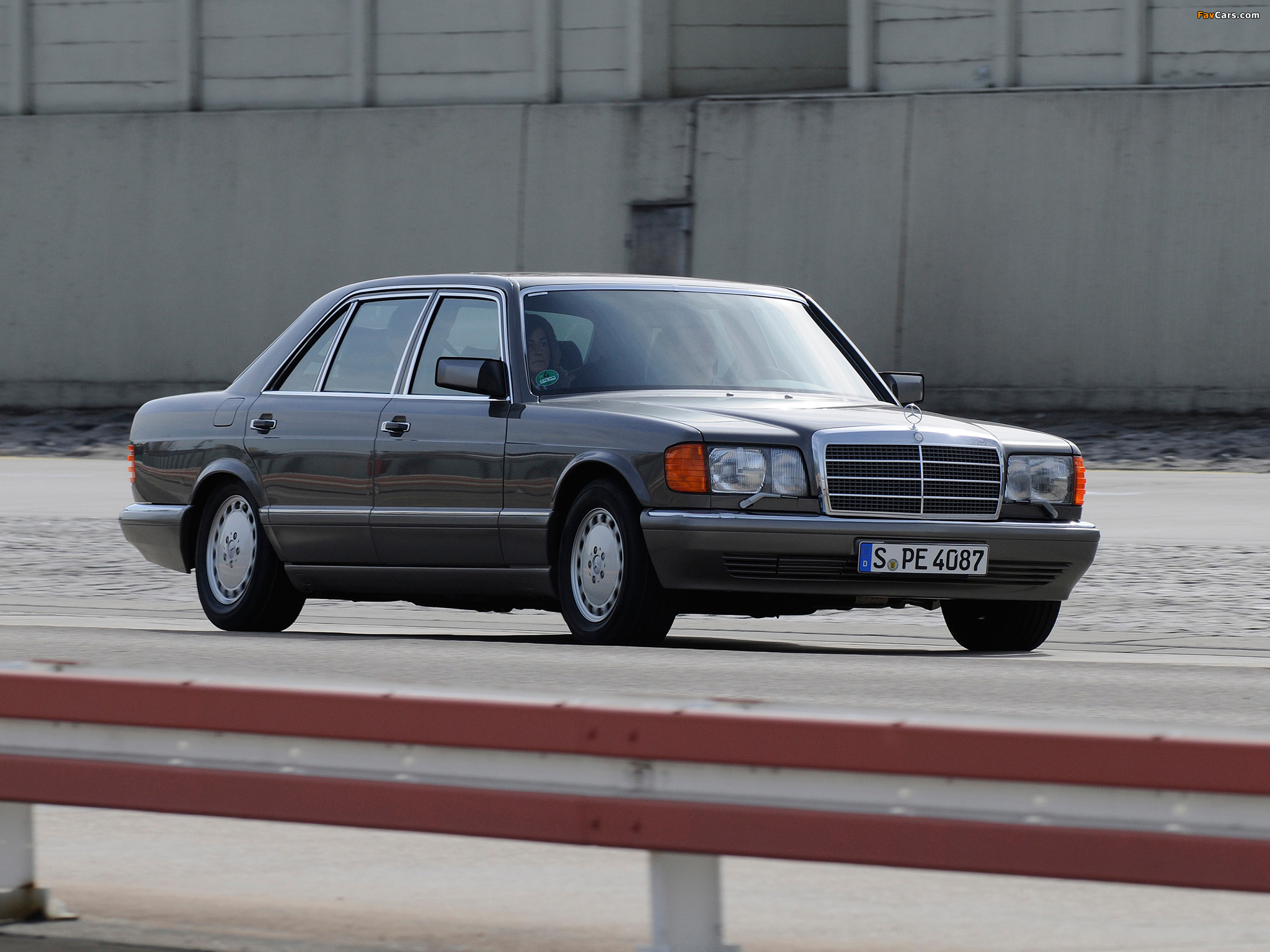 Pictures of Mercedes-Benz S-Klasse (W126) 1979–91 (2048 x 1536)