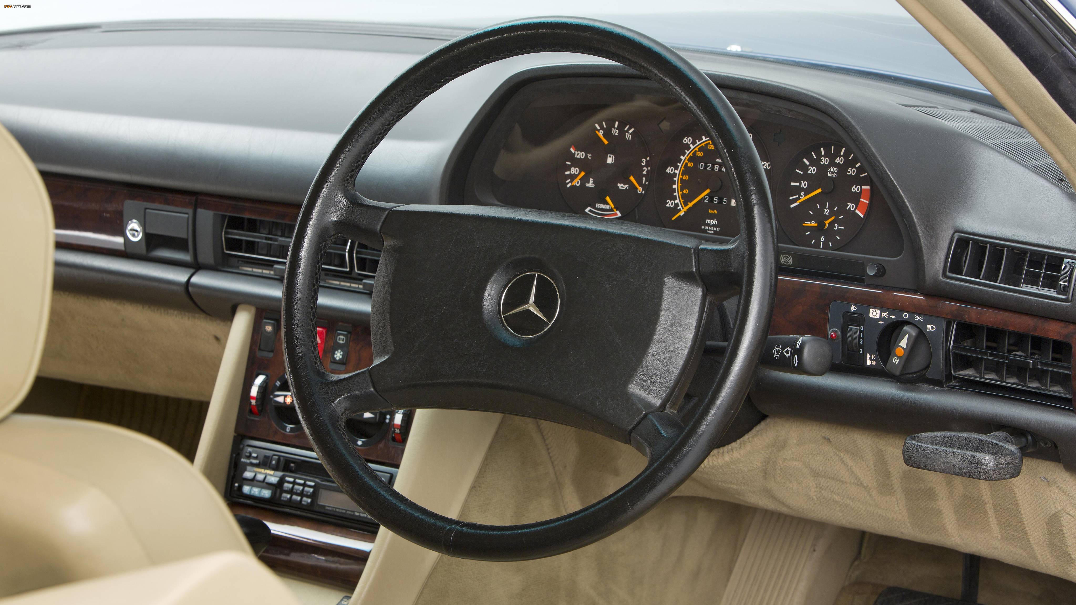 Pictures of Mercedes-Benz 380 SEC UK-spec (C126) 1981–85 (4096 x 2304)
