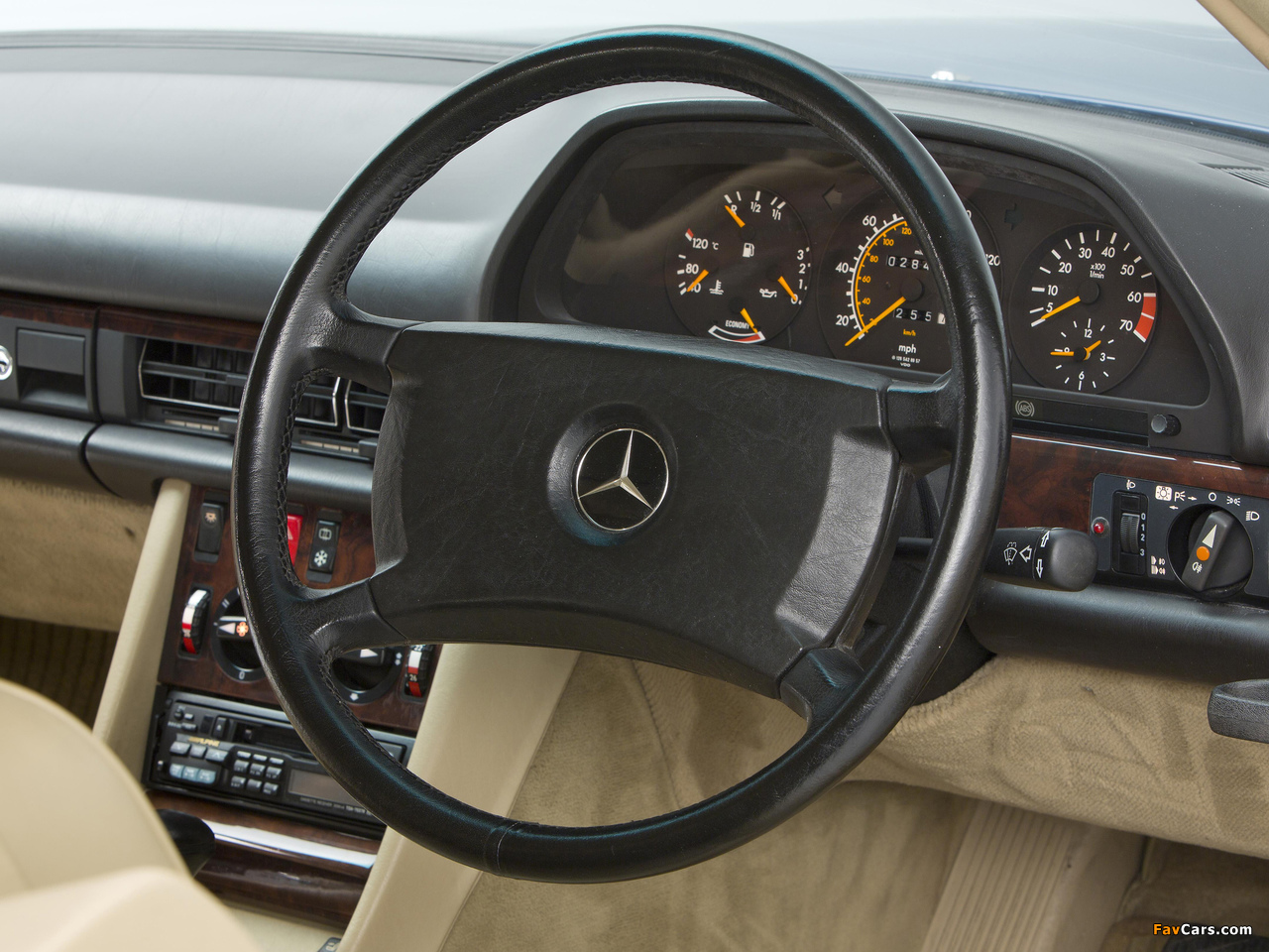 Pictures of Mercedes-Benz 380 SEC UK-spec (C126) 1981–85 (1280 x 960)