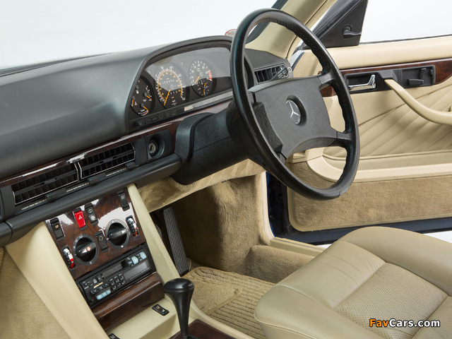 Pictures of Mercedes-Benz 380 SEC UK-spec (C126) 1981–85 (640 x 480)