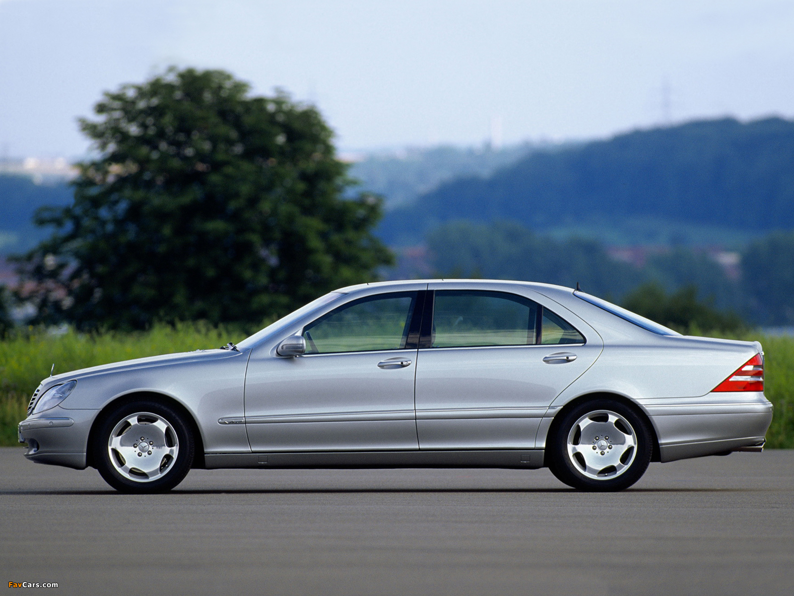 Pictures of Mercedes-Benz S 600 (W220) 1999–2002 (1600 x 1200)
