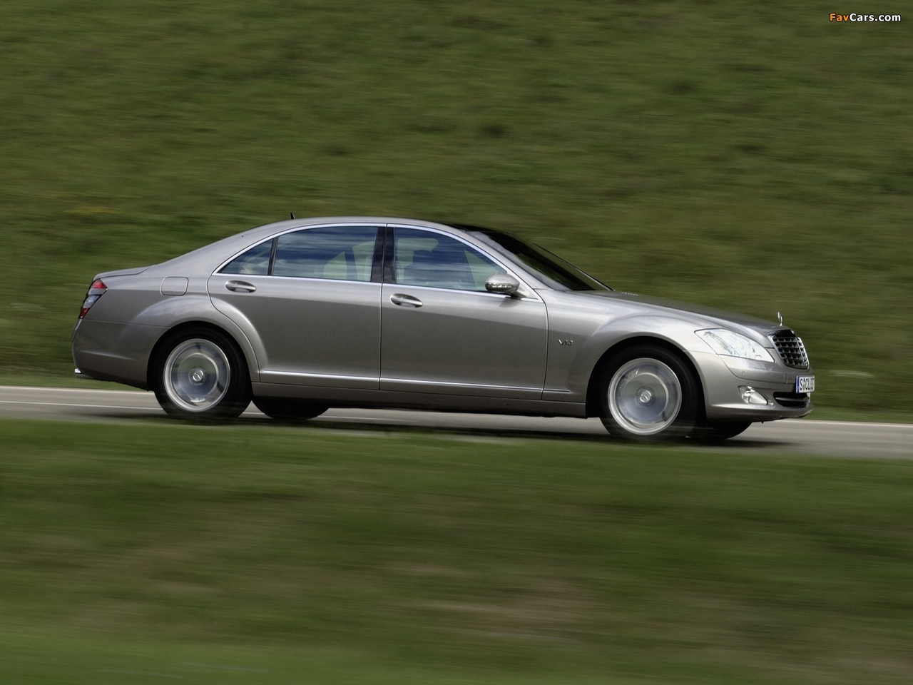 Pictures of Mercedes-Benz S 600 (W221) 2005–09 (1280 x 960)