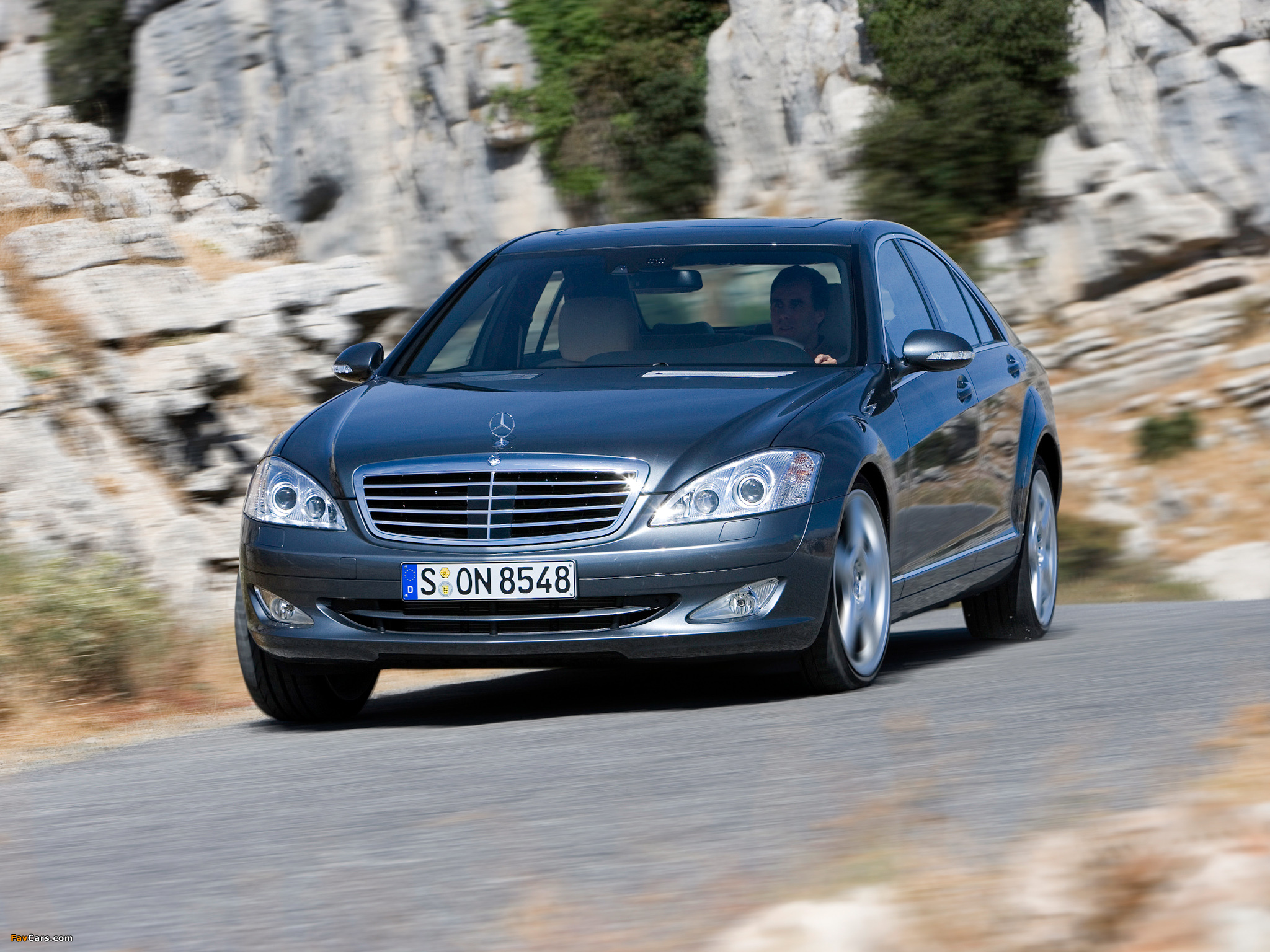 Pictures of Mercedes-Benz S 500 4MATIC (W221) 2006–09 (2048 x 1536)