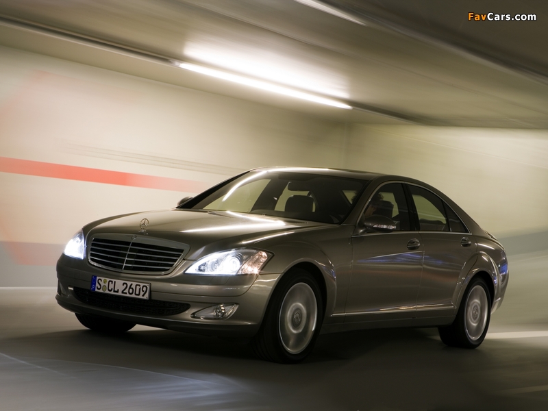 Pictures of Mercedes-Benz S 500 4MATIC (W221) 2006–09 (800 x 600)
