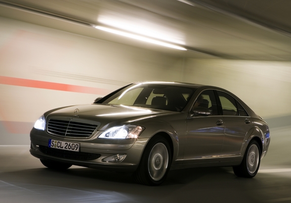 Pictures of Mercedes-Benz S 500 4MATIC (W221) 2006–09