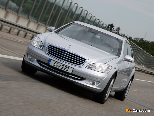 Pictures of Mercedes-Benz S 600 Guard (W221) 2007–09 (640 x 480)