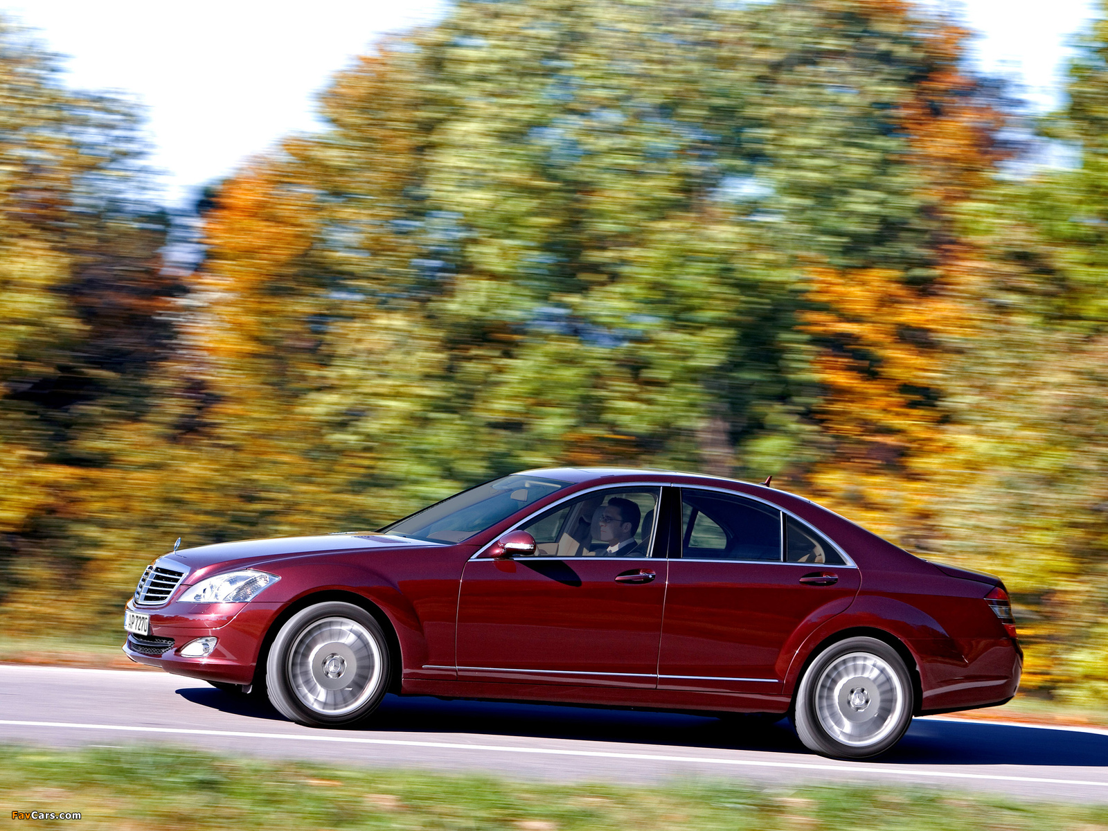 Pictures of Mercedes-Benz S 320 CDI BlueEfficiency (W221) 2008–09 (1600 x 1200)