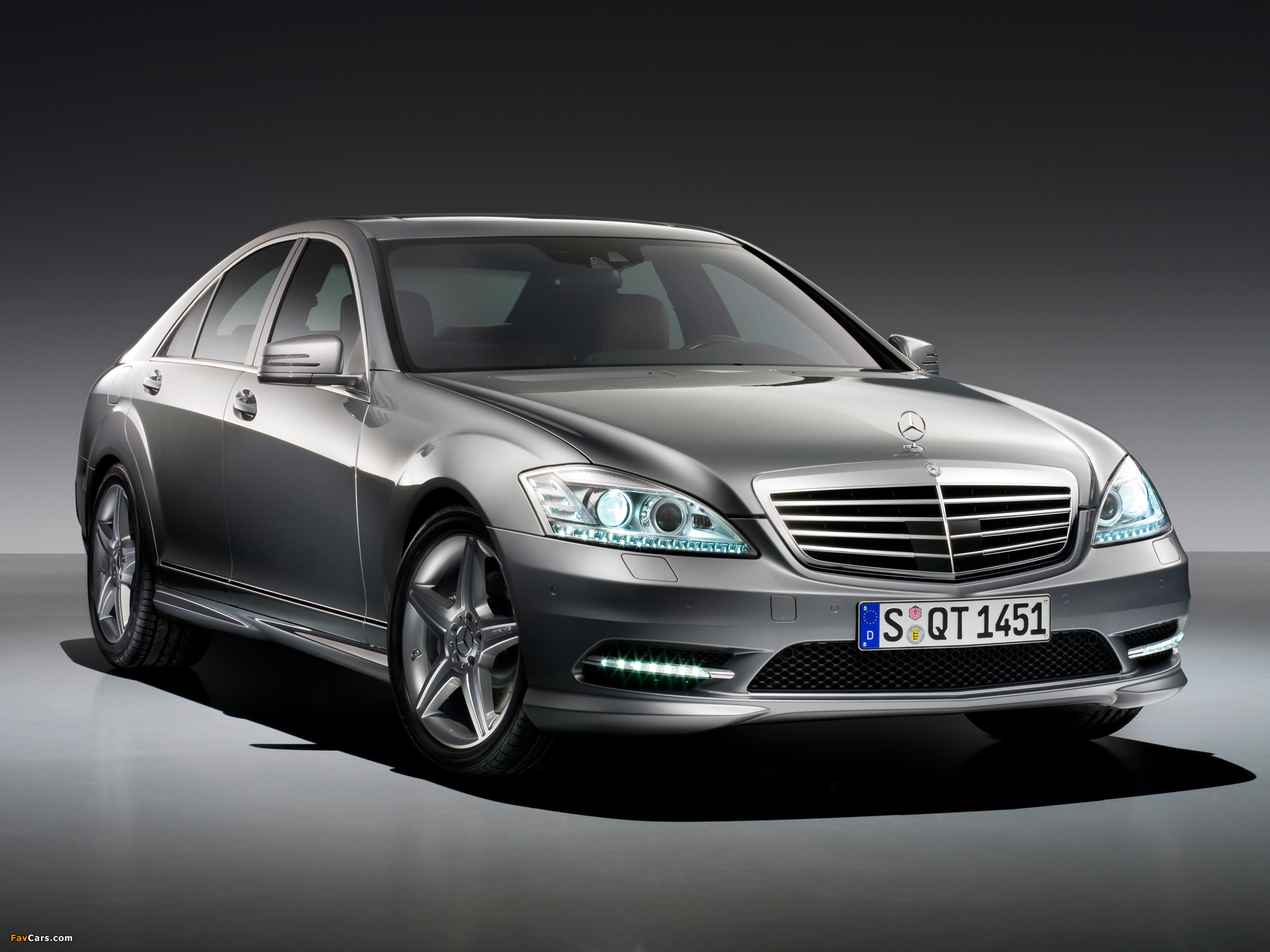Pictures of Mercedes-Benz S 500 4MATIC AMG Sports Package (W221) 2009–13 (2048 x 1536)