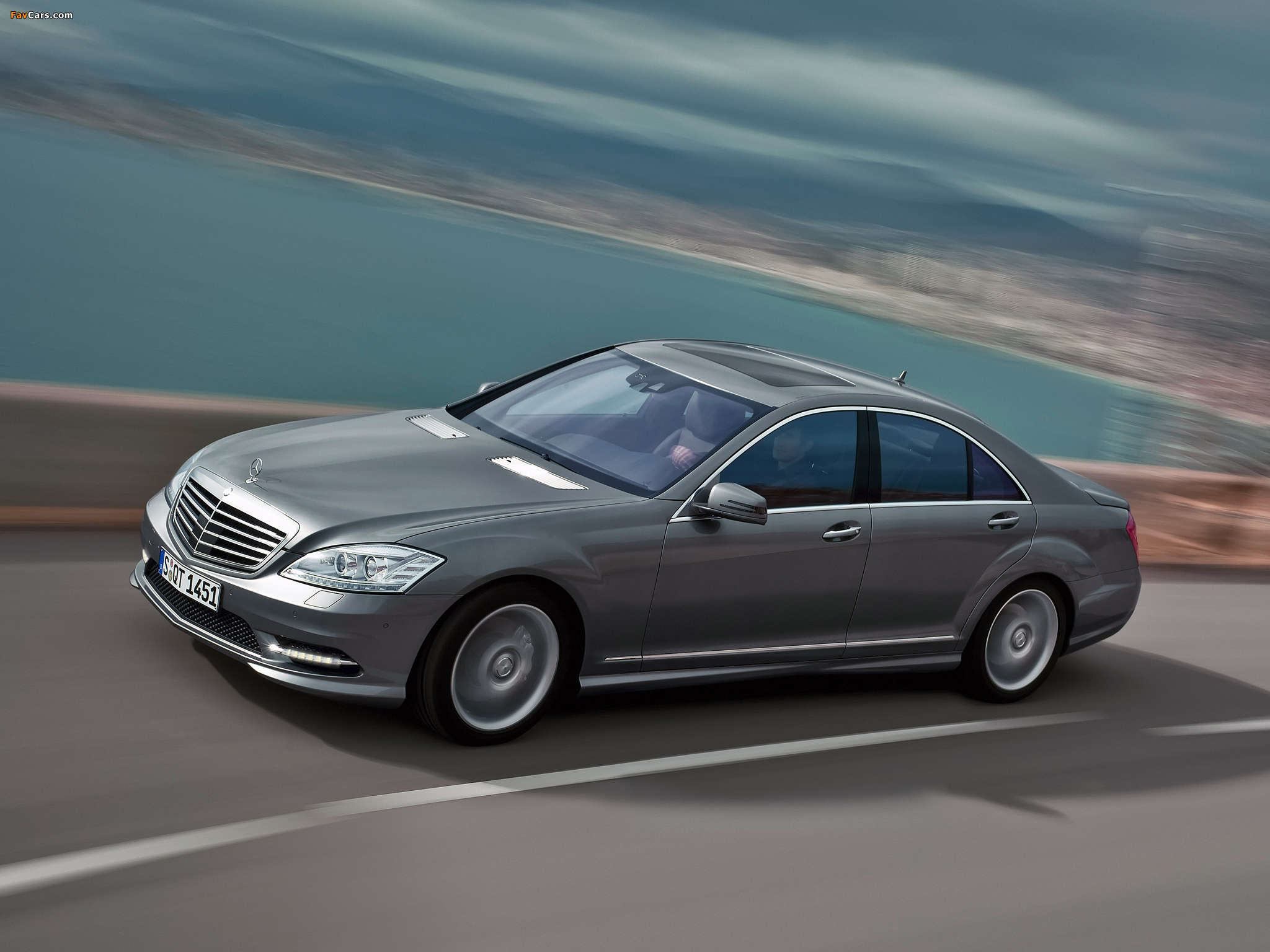 Pictures of Mercedes-Benz S 500 4MATIC AMG Sports Package (W221) 2009–13 (2048 x 1536)