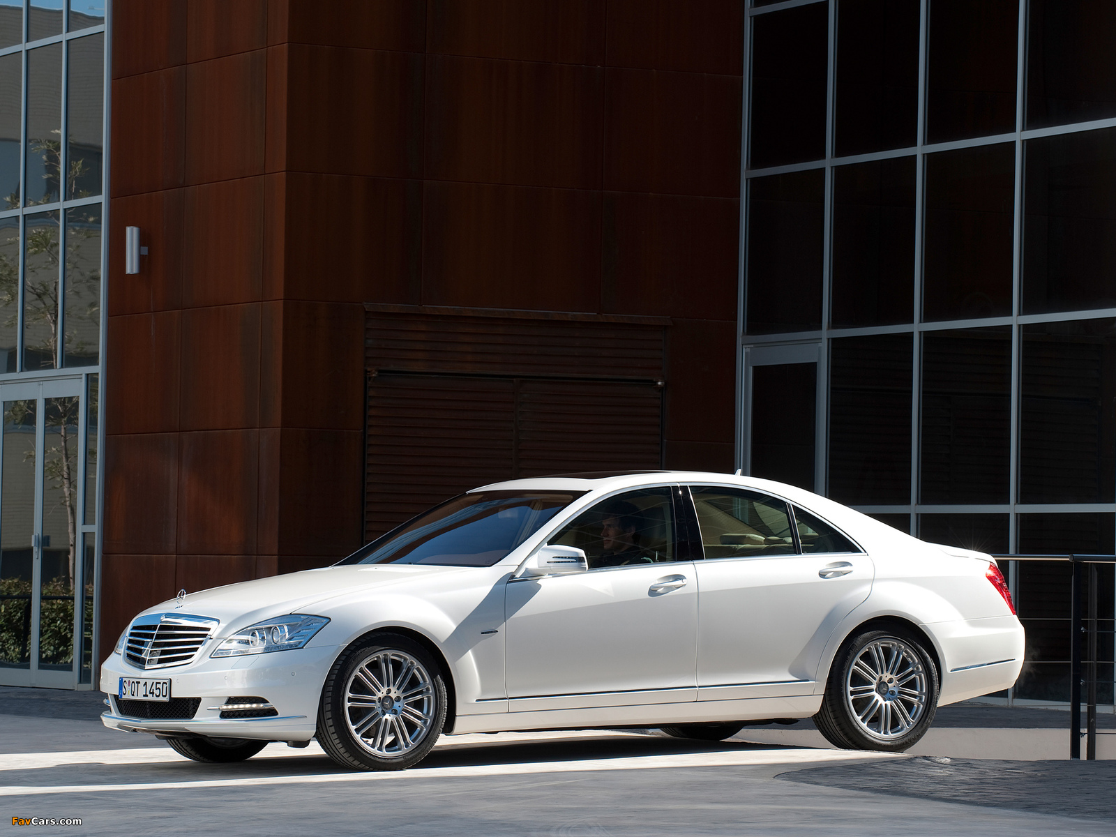 Pictures of Mercedes-Benz S 400 Hybrid (W221) 2009–13 (1600 x 1200)