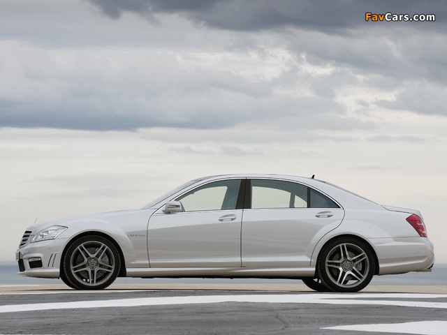 Pictures of Mercedes-Benz S 65 AMG (W221) 2009–10 (640 x 480)