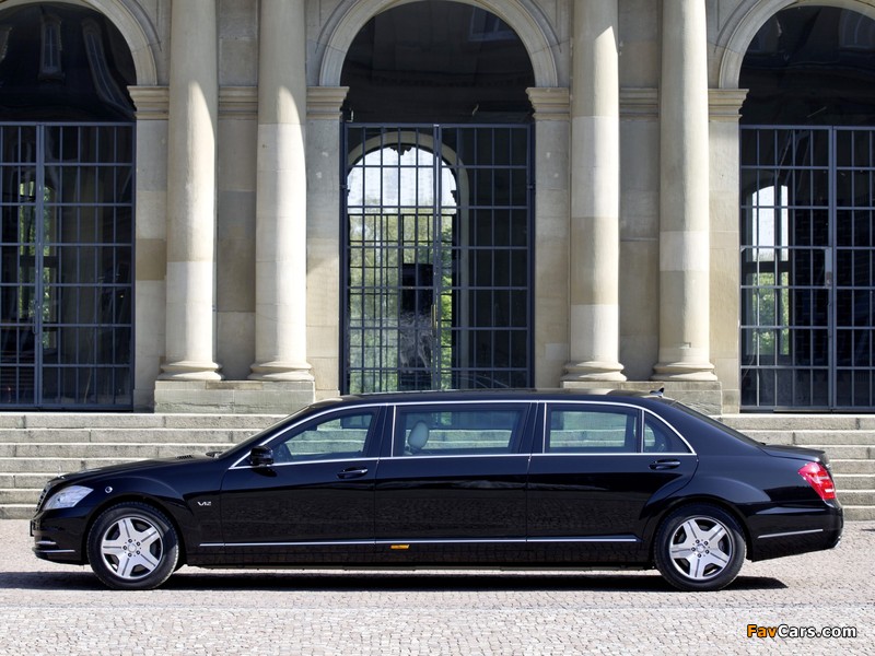 Pictures of Mercedes-Benz S 600 Guard Pullman (W221) 2010–13 (800 x 600)