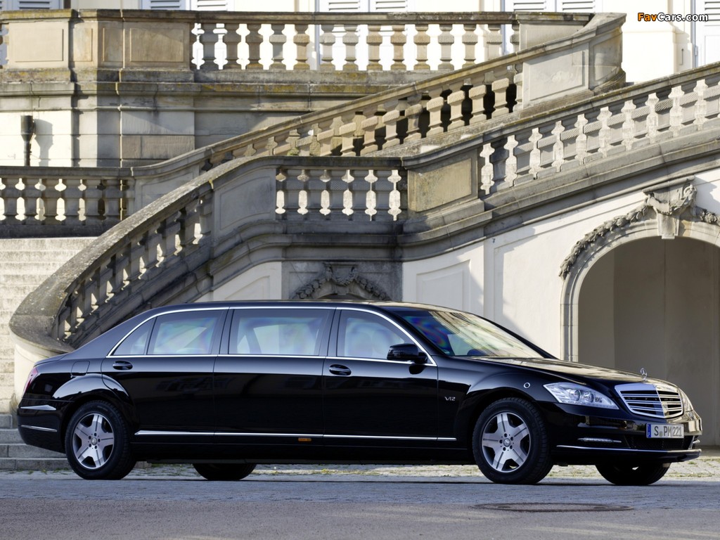 Pictures of Mercedes-Benz S 600 Guard Pullman (W221) 2010–13 (1024 x 768)