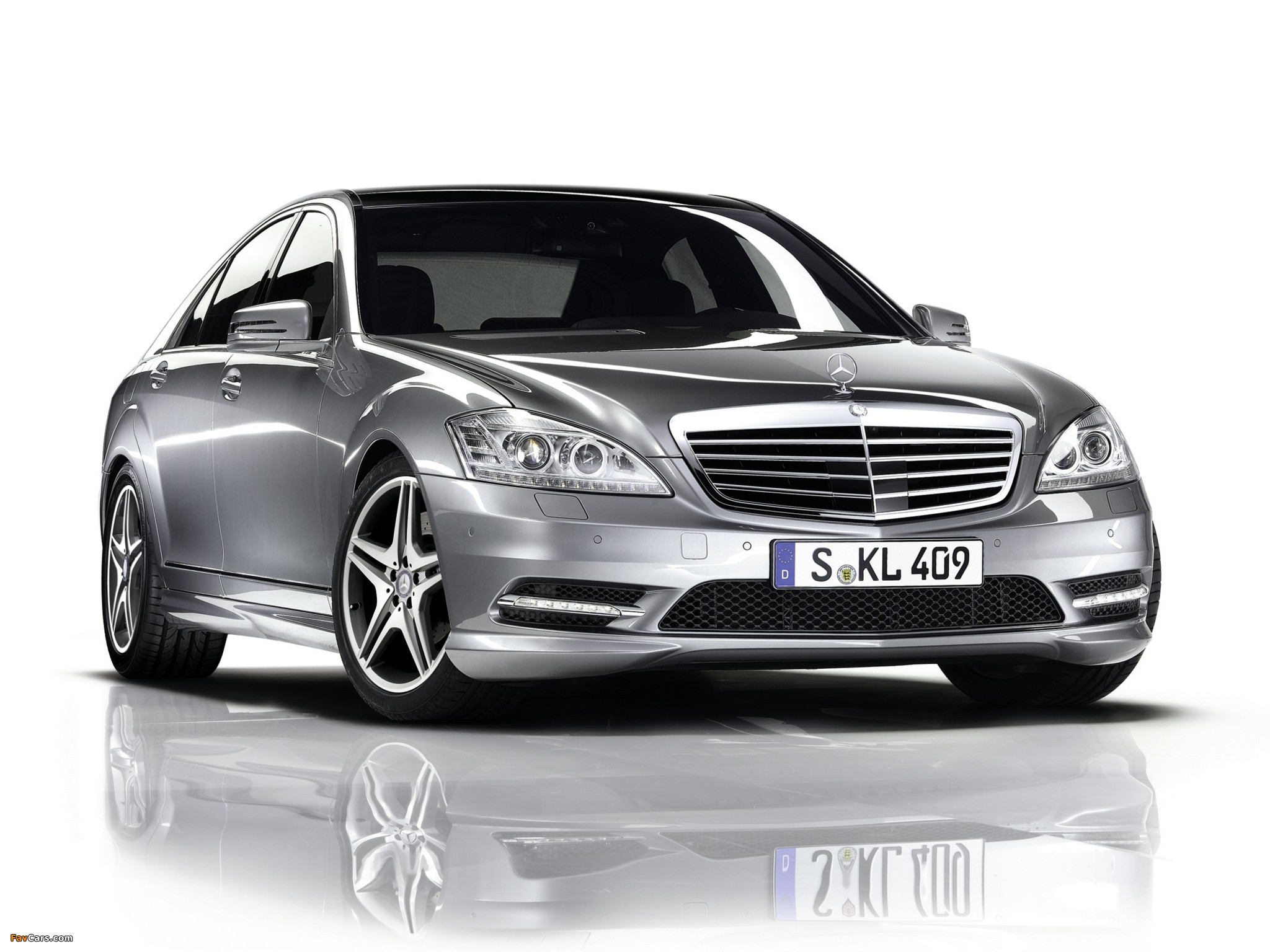 Pictures of Mercedes-Benz S 350 BlueEfficiency AMG Sports Package (W221) 2010–13 (2048 x 1536)