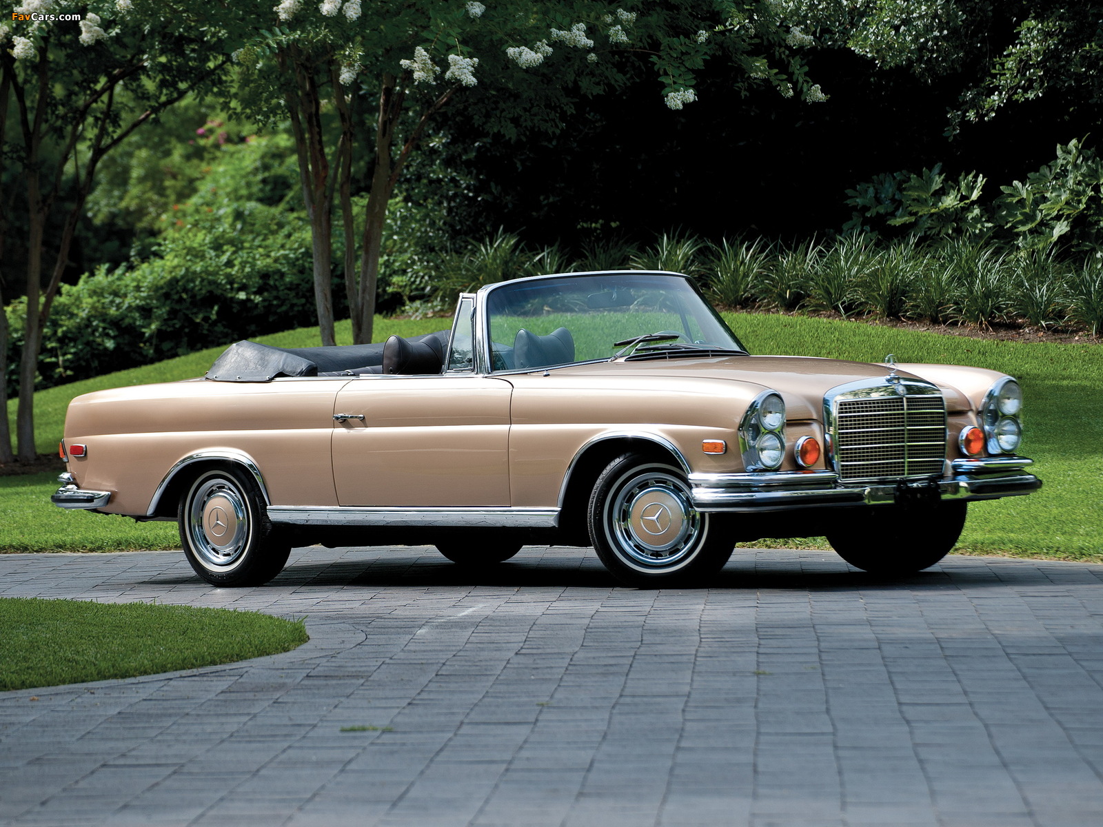 Mercedes-Benz 280 SE 3.5 Cabriolet US-spec (W111) 1969–71 wallpapers (1600 x 1200)