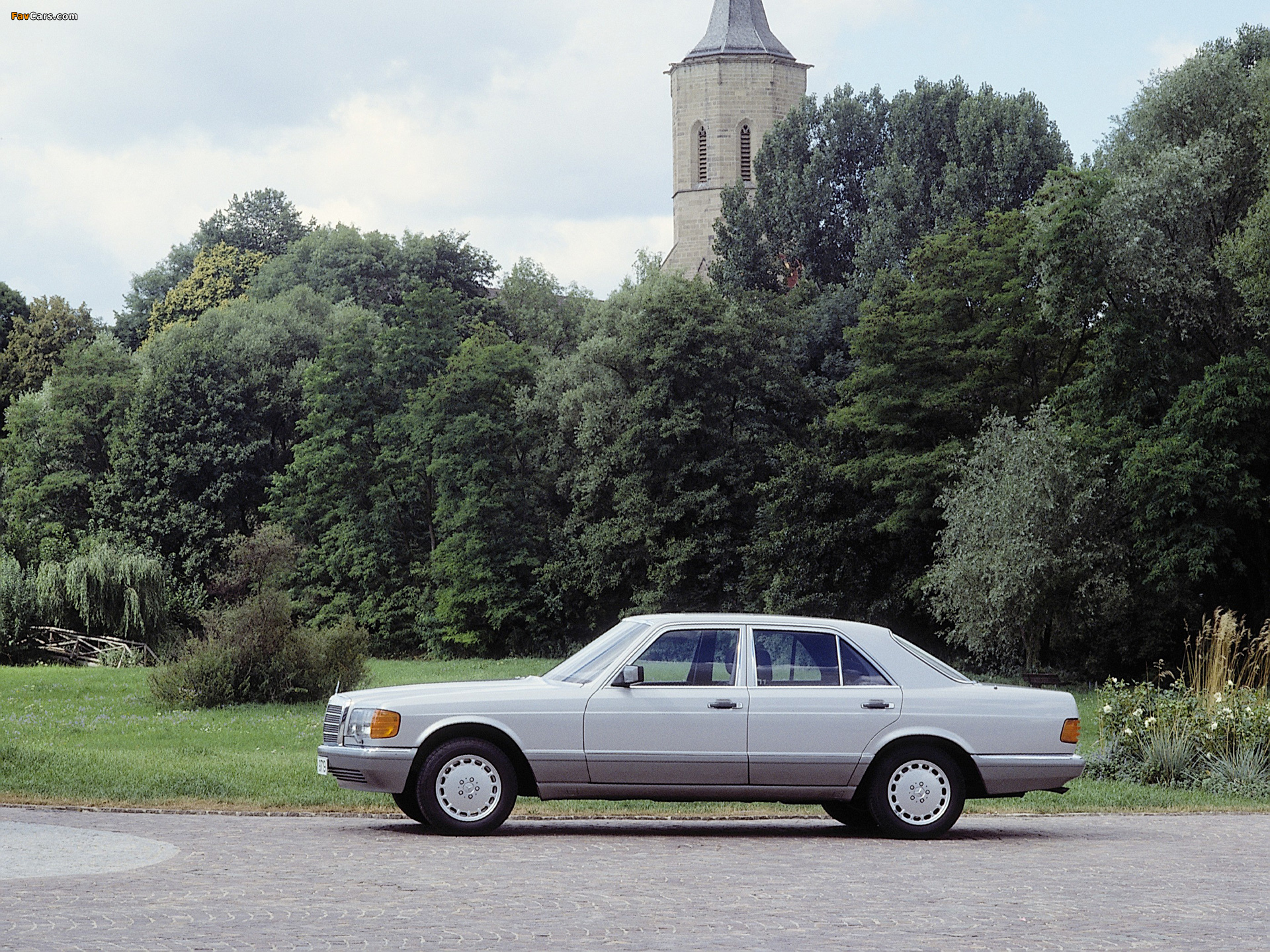 Mercedes-Benz S-Klasse (W126) 1979–91 wallpapers (1920 x 1440)