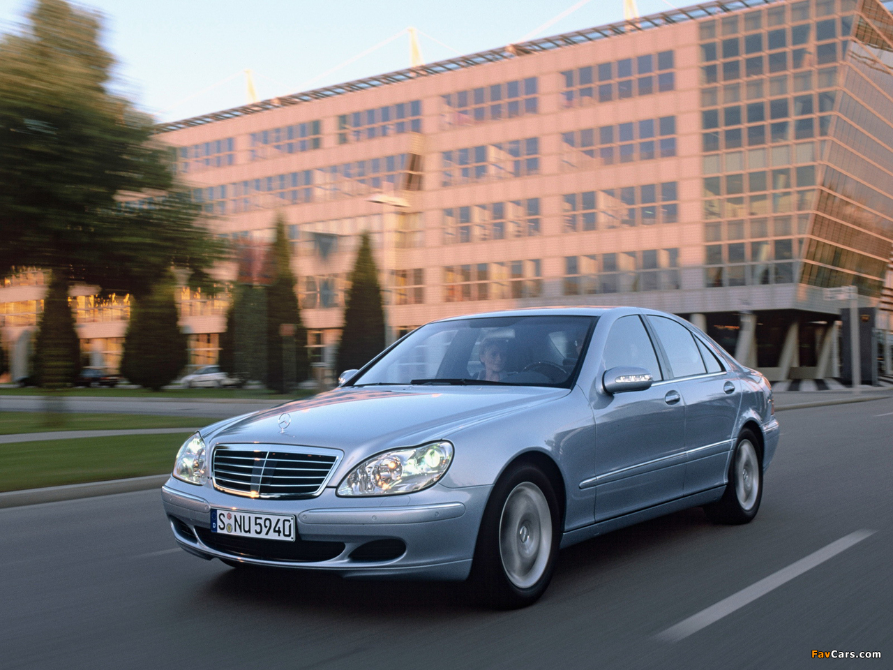 Mercedes-Benz S 500 4MATIC (W220) 2002–06 wallpapers (1280 x 960)