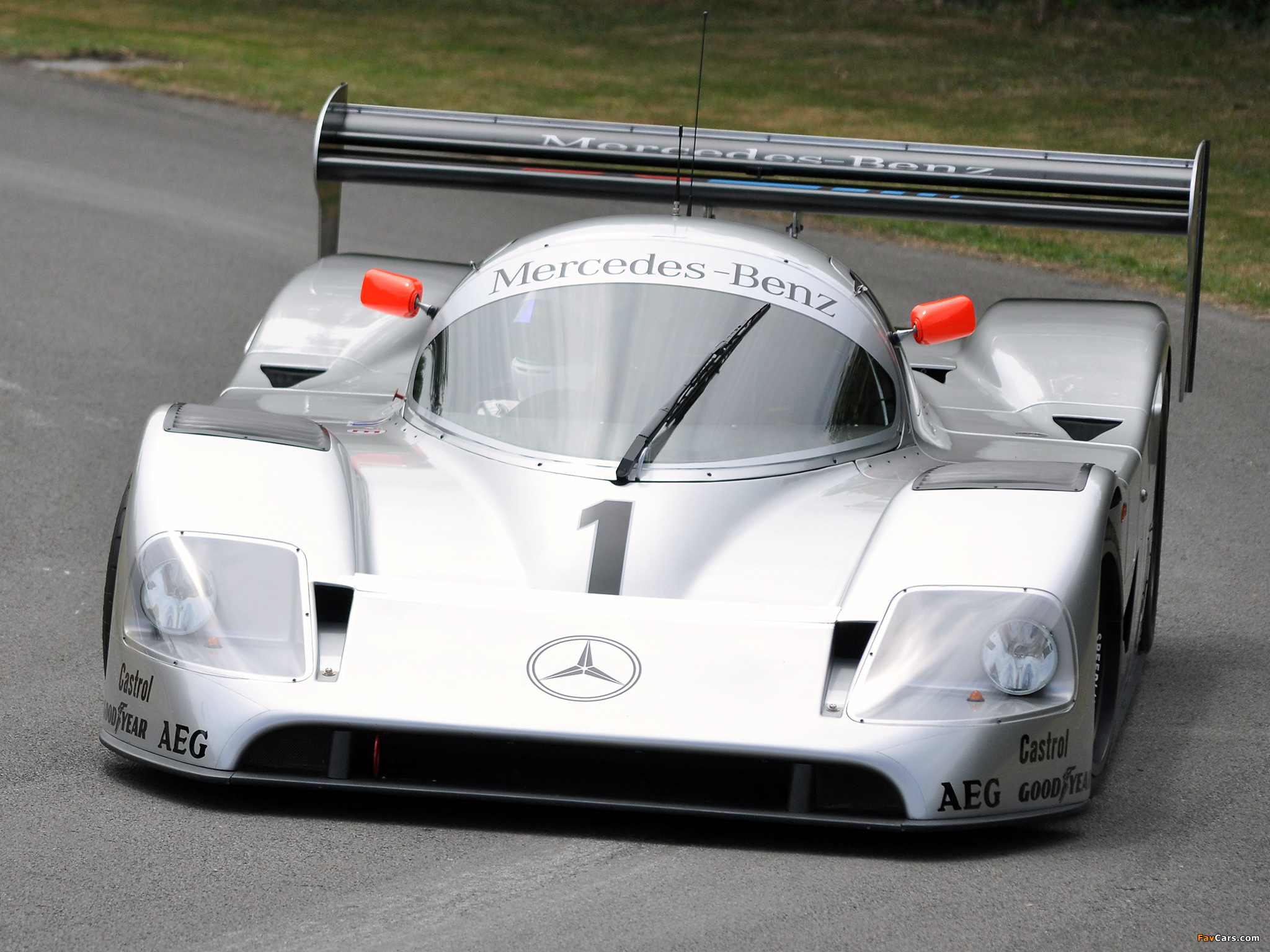 Images of Sauber Mercedes-Benz C11 1990 (2048 x 1536)