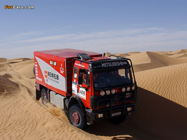Images of Mercedes-Benz SK Rally Truck (640 x 480)