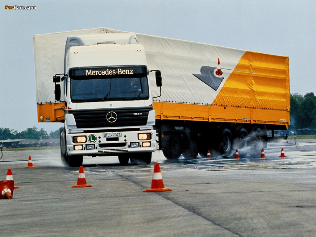 Photos of Mercedes-Benz SK1844 1988–98 (1024 x 768)