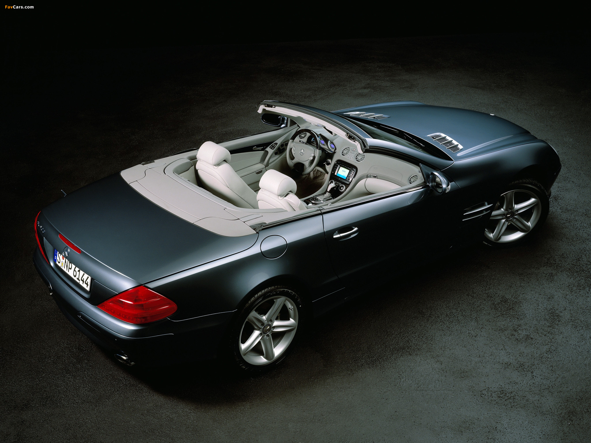 Images of Mercedes-Benz SL 500 (R230) 2001–05 (2048 x 1536)