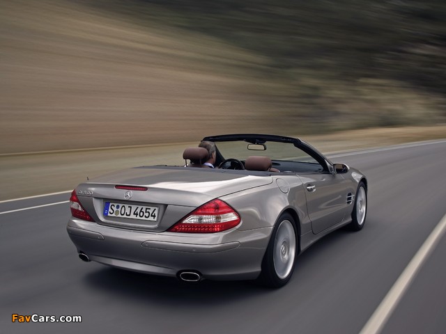 Images of Mercedes-Benz SL 500 (R230) 2005–08 (640 x 480)