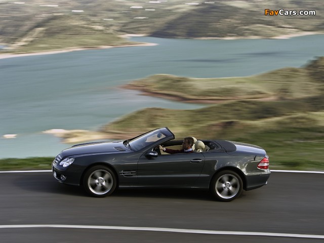 Images of Mercedes-Benz SL 600 (R230) 2005–08 (640 x 480)