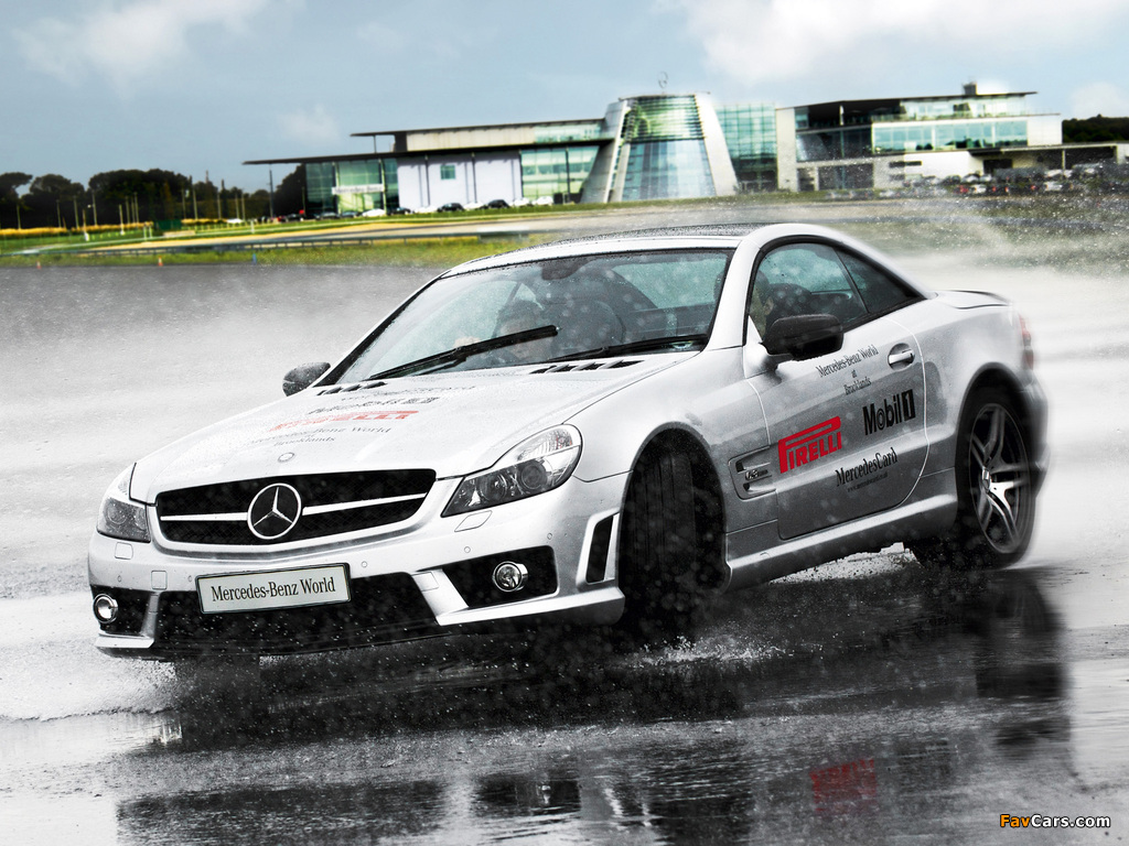 Images of Mercedes-Benz SL 63 AMG UK-spec (R230) 2008–11 (1024 x 768)