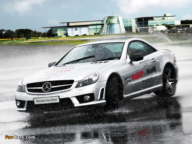 Images of Mercedes-Benz SL 63 AMG UK-spec (R230) 2008–11 (640 x 480)