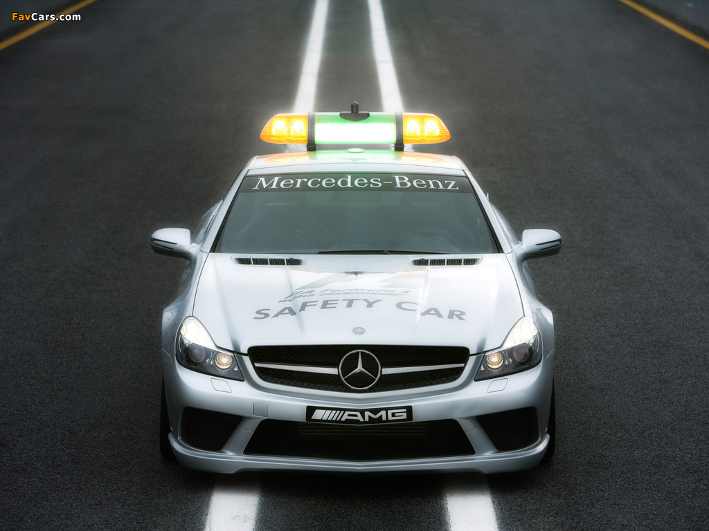 Images of Mercedes-Benz SL 63 AMG F1 Safety Car (R230) 2008–09 (1024 x 768)