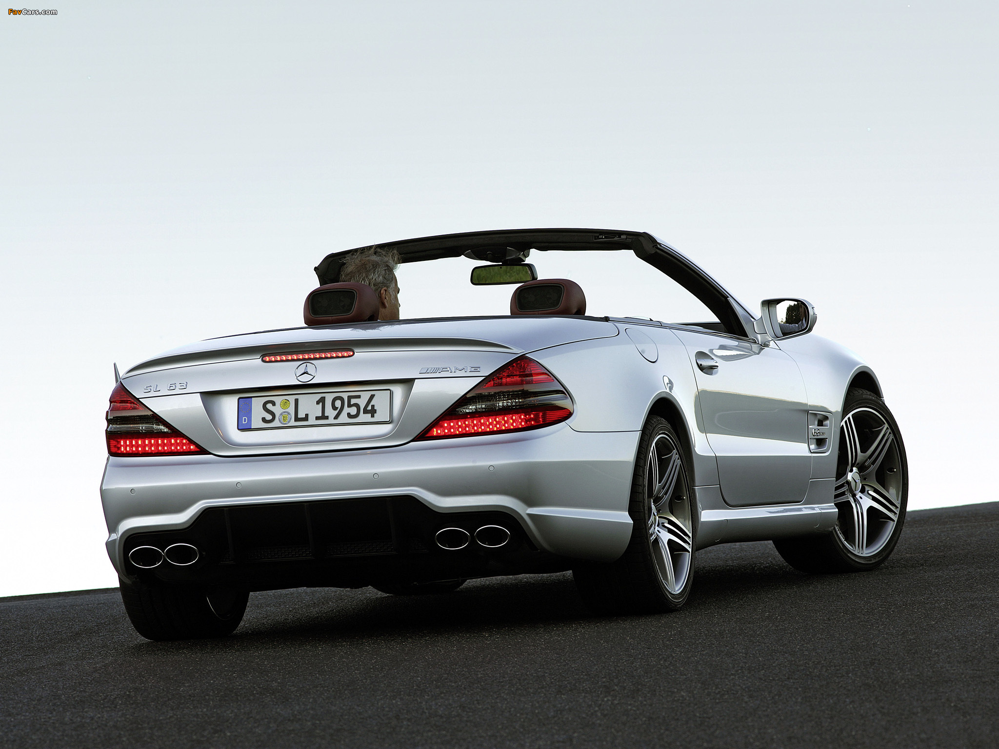 Images of Mercedes-Benz SL 63 AMG (R230) 2008–11 (2048 x 1536)