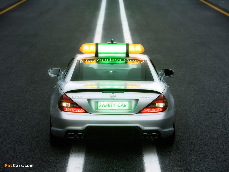 Images of Mercedes-Benz SL 63 AMG F1 Safety Car (R230) 2008–09 (800 x 600)