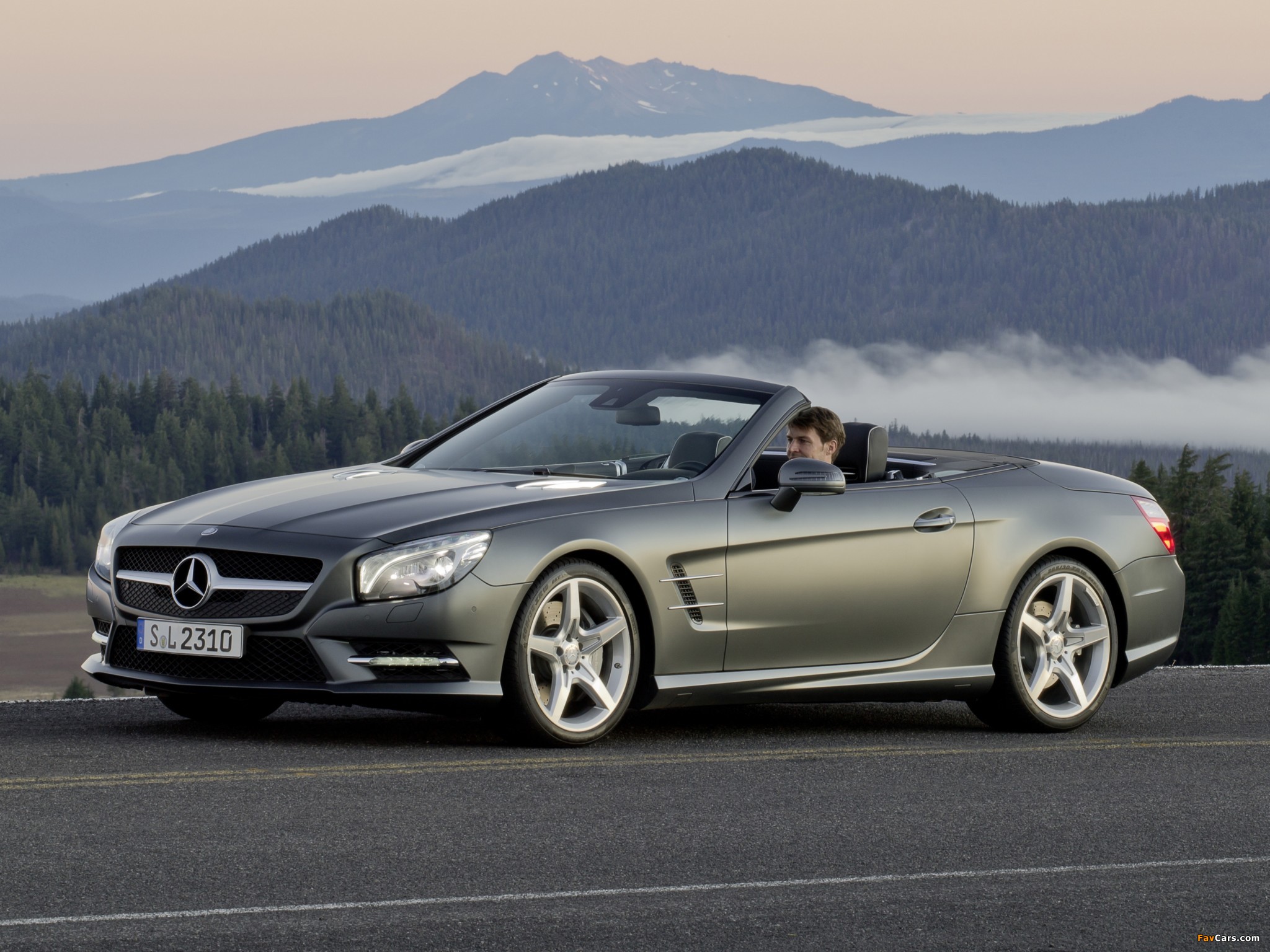 Images of Mercedes-Benz SL 500 AMG Sports Package (R231) 2012 (2048 x 1536)