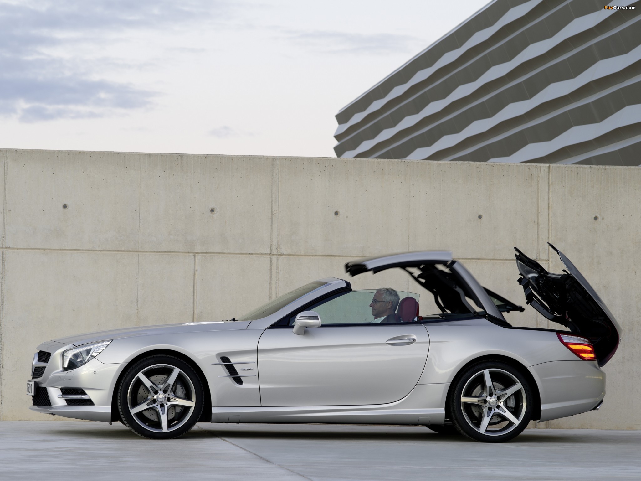 Images of Mercedes-Benz SL 350 AMG Sports Package Edition 1 (R231) 2012 (2048 x 1536)