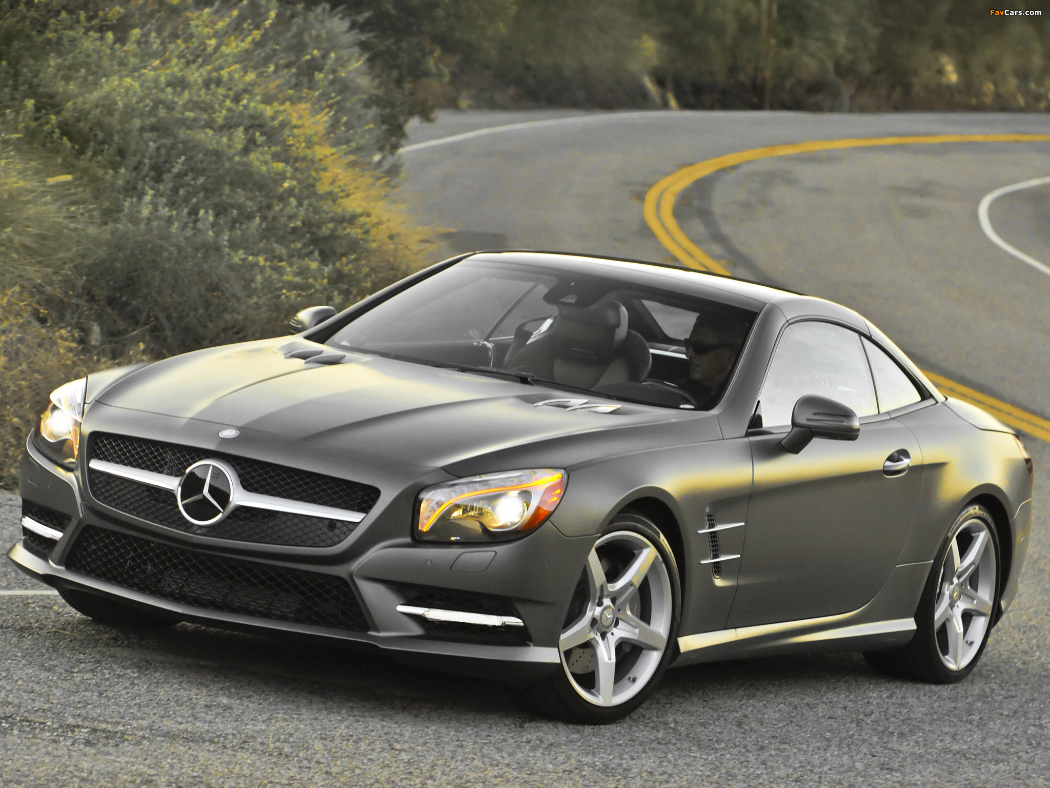 Images of Mercedes-Benz SL 550 AMG Sports Package (R231) 2012 (2048 x 1536)