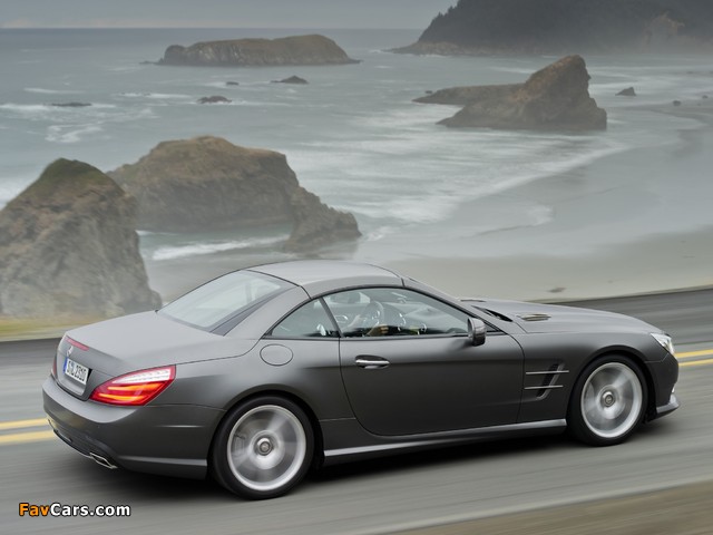 Images of Mercedes-Benz SL 500 AMG Sports Package (R231) 2012 (640 x 480)