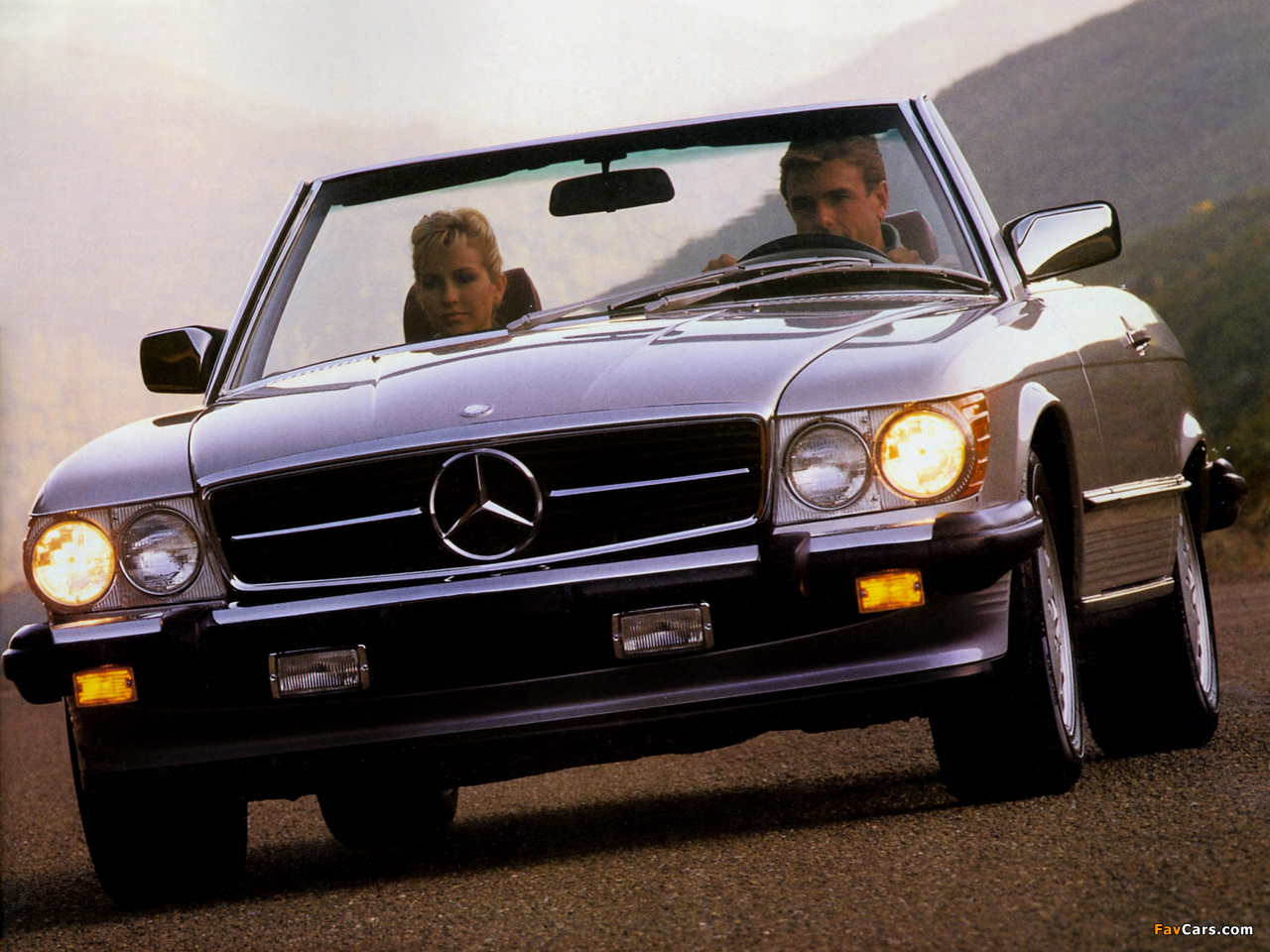 Mercedes-Benz 560 SL US-spec (R107) 1985–89 pictures (1280 x 960)