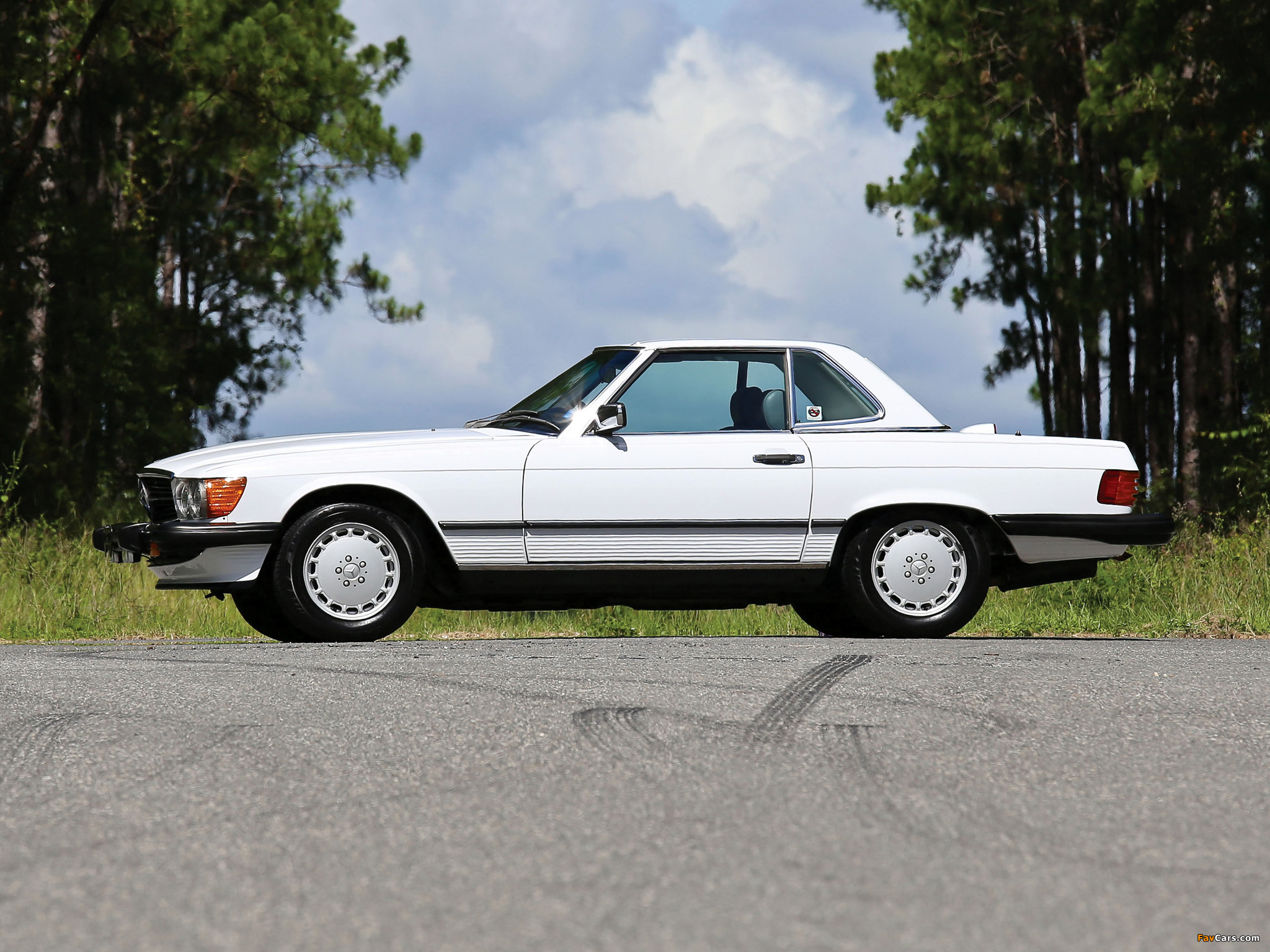 Mercedes-Benz 560 SL US-spec (R107) 1985–89 wallpapers (2048 x 1536)