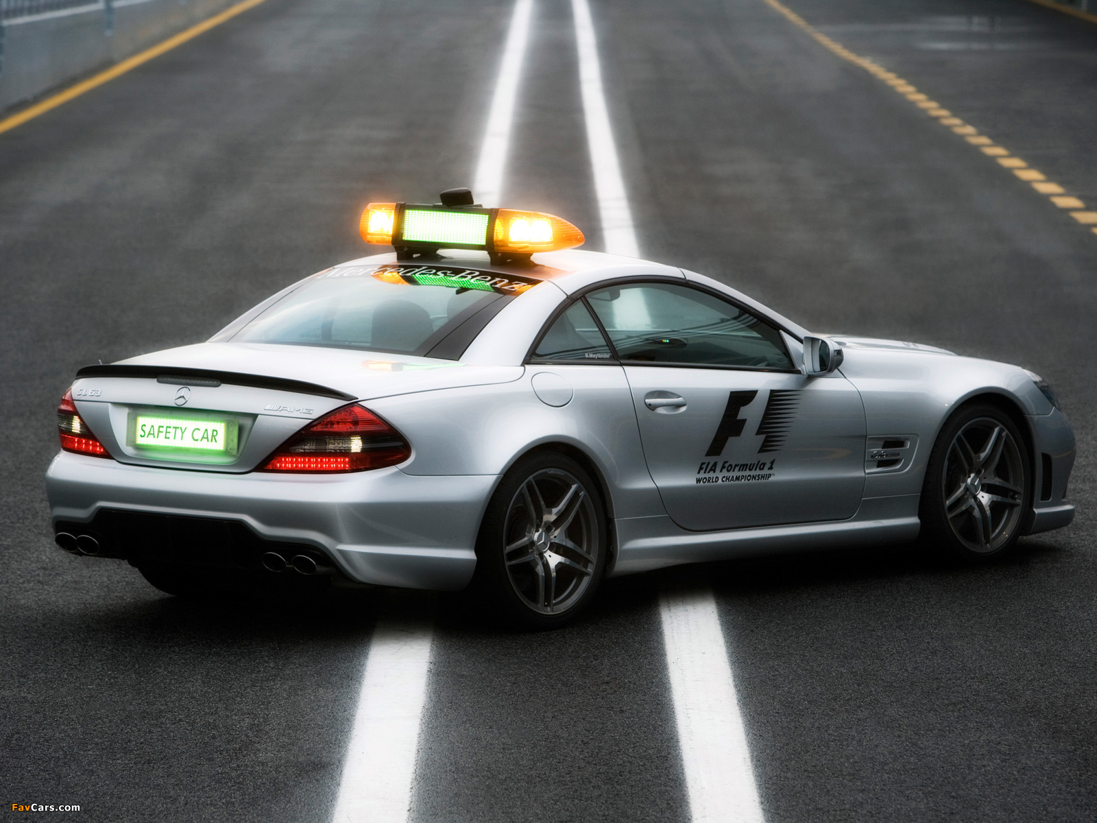 Mercedes-Benz SL 63 AMG F1 Safety Car (R230) 2008–09 images (1600 x 1200)