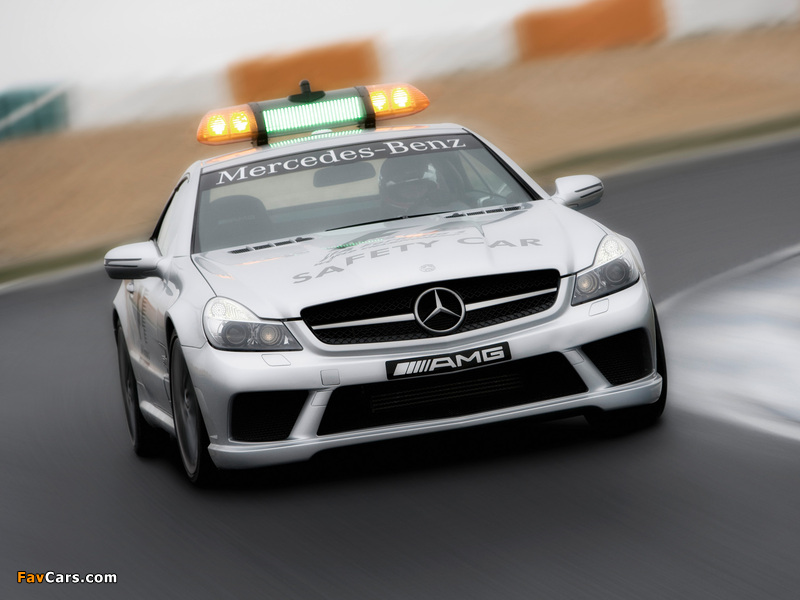 Mercedes-Benz SL 63 AMG F1 Safety Car (R230) 2008–09 pictures (800 x 600)