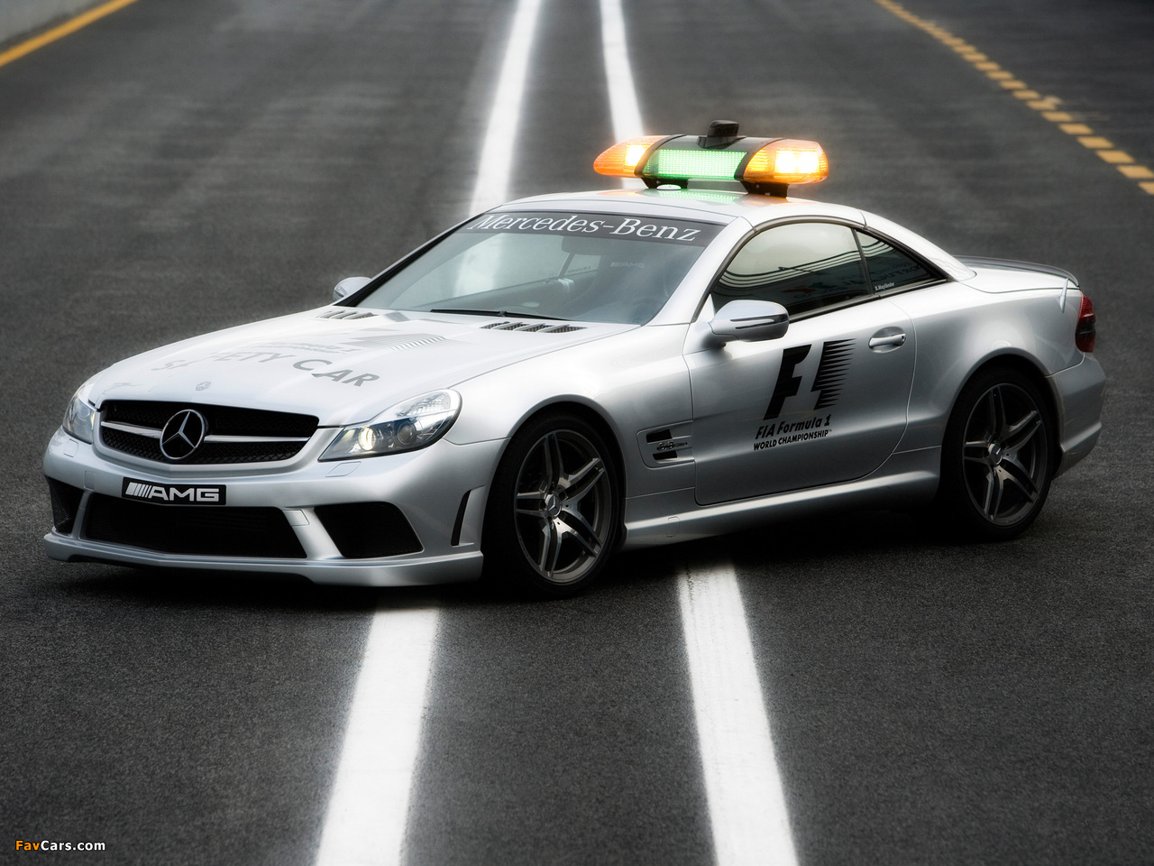 Mercedes-Benz SL 63 AMG F1 Safety Car (R230) 2008–09 wallpapers (1280 x 960)