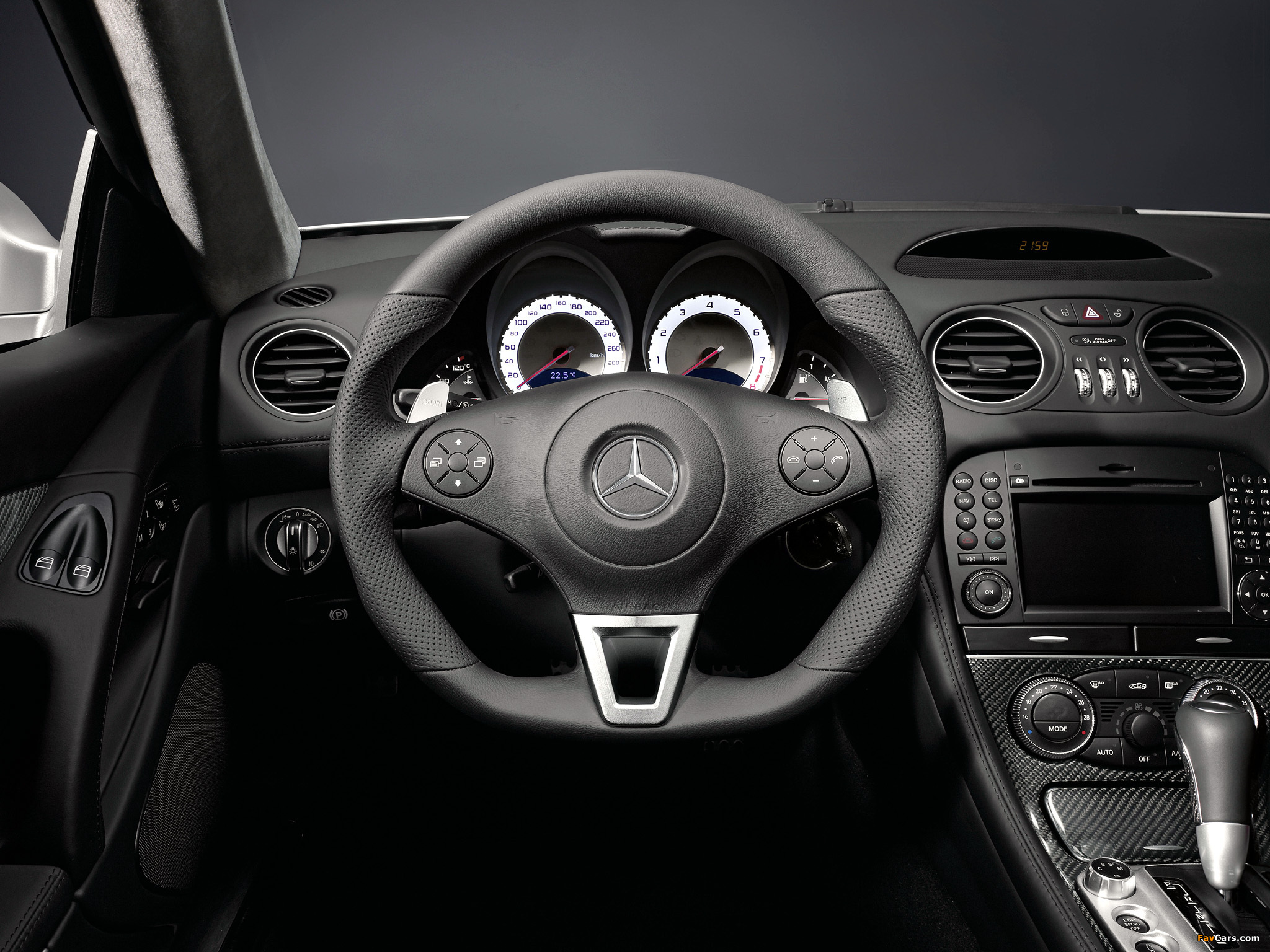 Photos of Mercedes-Benz SL 63 AMG (R230) 2008–11 (2048 x 1536)