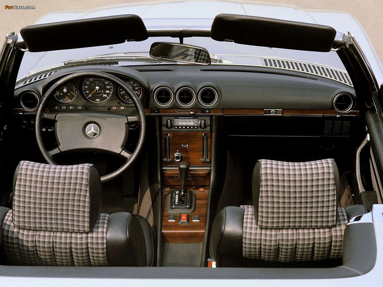 Pictures of Mercedes-Benz 380 SL (R107) 1980–85 (1280 x 960)