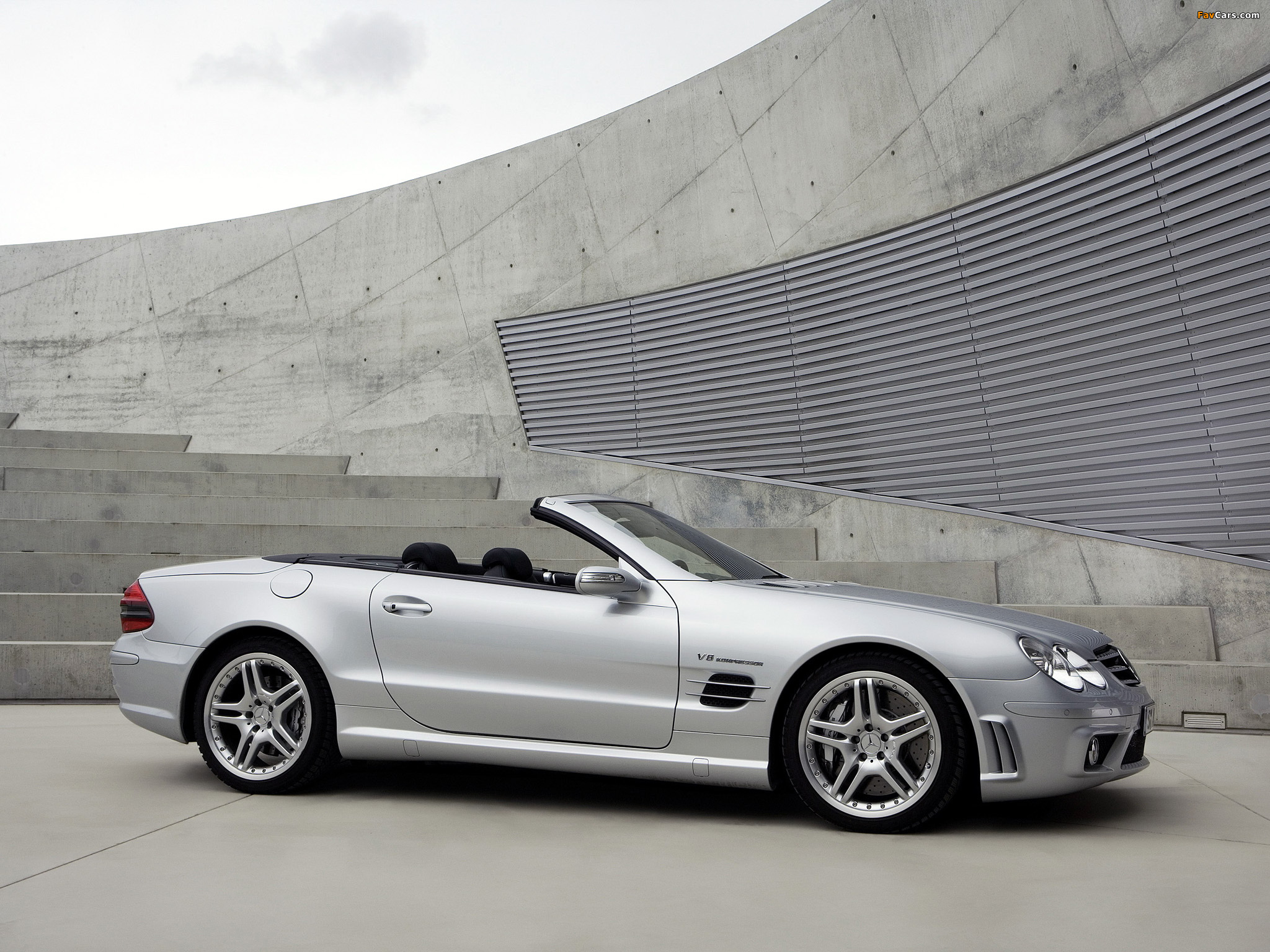 Pictures of Mercedes-Benz SL 55 AMG Performance Package (R230) 2002–08 (2048 x 1536)