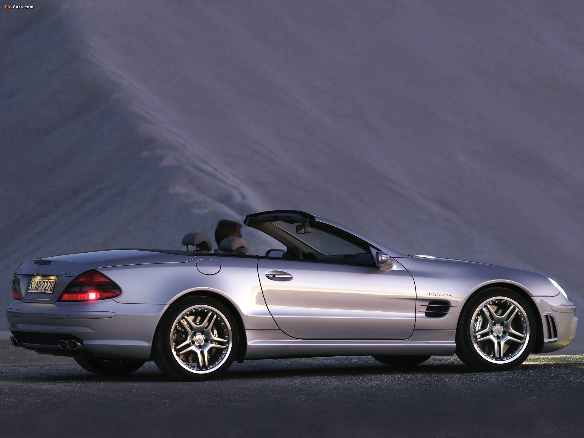 Pictures of Mercedes-Benz SL 65 AMG (R230) 2004–08 (2048 x 1536)