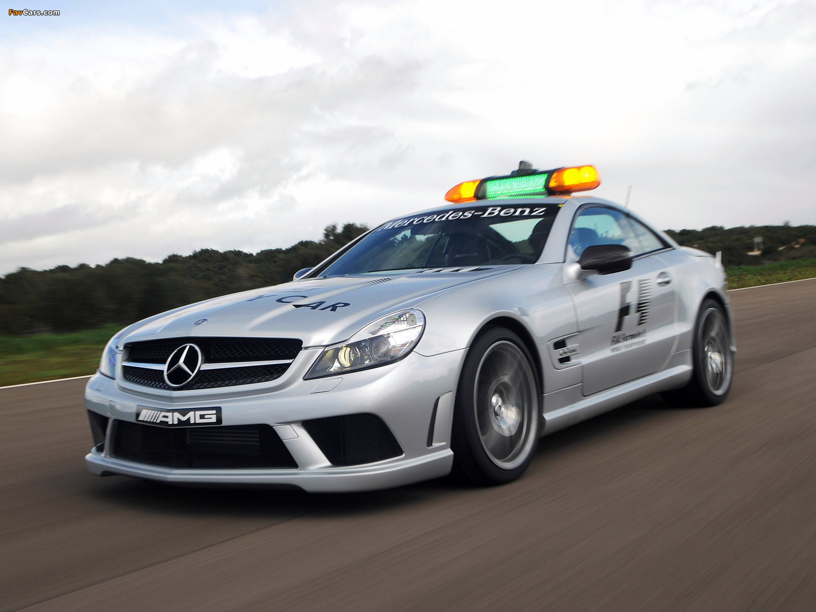 Pictures of Mercedes-Benz SL 63 AMG F1 Safety Car (R230) 2008–09 (1600 x 1200)