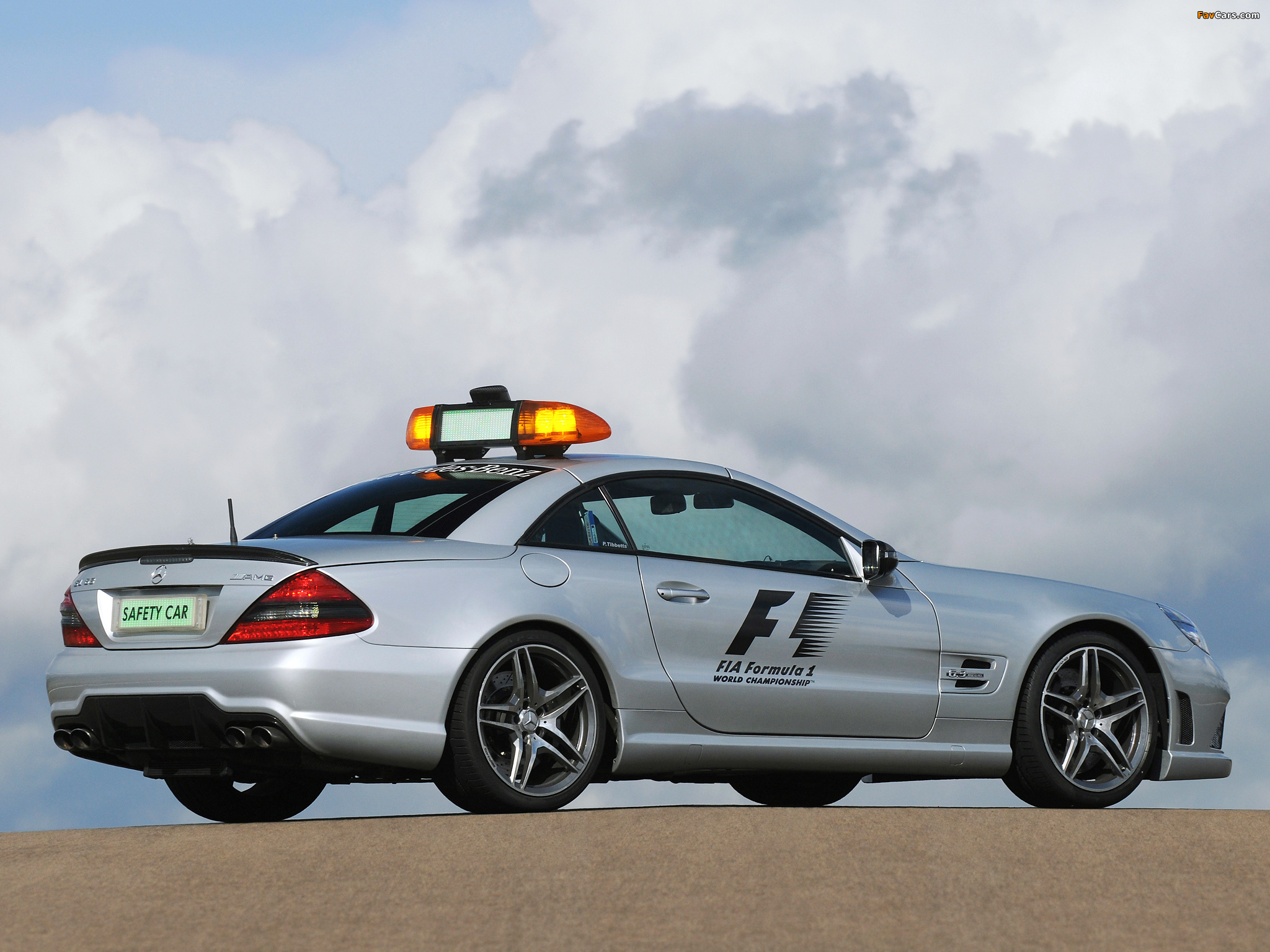 Mercedes-Benz SL 63 AMG F1 Safety Car (R230) 2008–09 wallpapers (2048 x 1536)